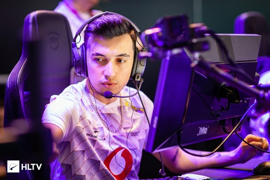 DOTA2 Ti14 中国战队XG启用替补选手应对伤情